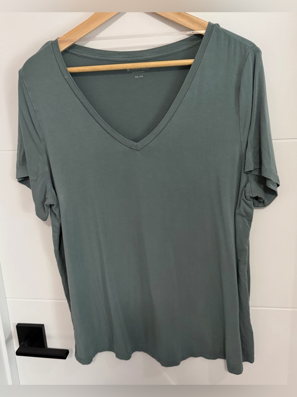 💝 Reitmans: R Essentials Short Sleeve Shirt- Size XXL (ptp approx 21.5in) 💝